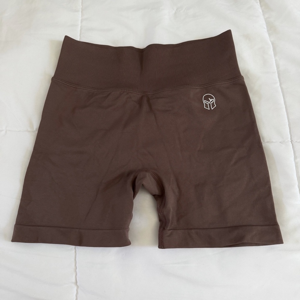 High Waisted Gym Shorts - Brown